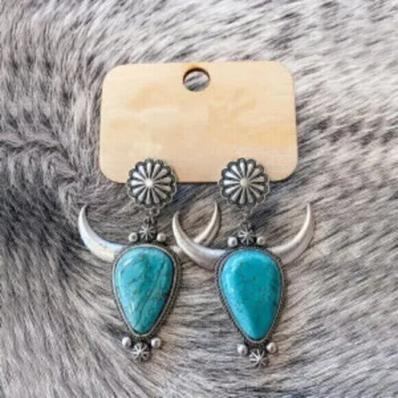 Turquoise Teardrop Silver Tone Bull Cow Head Flower Earrings - Picture 2 of 3